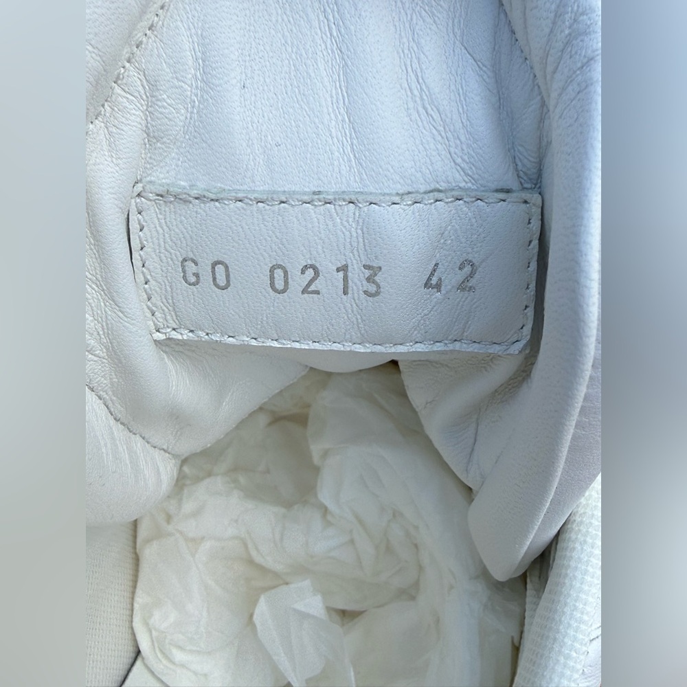 Louis Vuitton White Sneakers with Brown Monogram Toe Panels - Picture 6 of 12